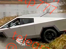 В Москве из реки вытащили Tesla Cybertruck