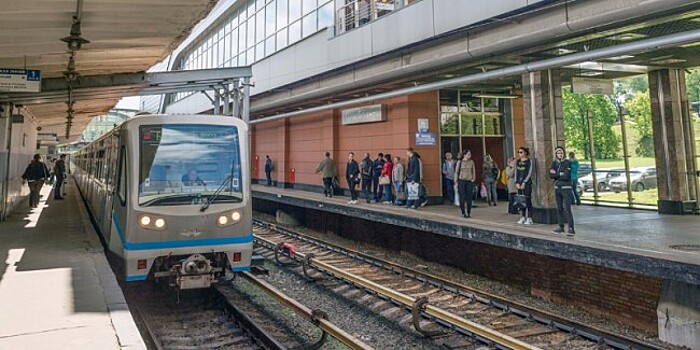 Платформу на станции метро «Пионерская» обновят к осени 2017 года