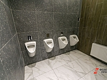 Поставщик «золотых» туалетов грозит мэрии Екатеринбурга иском на 12 миллионов