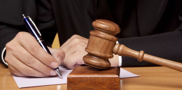 В Петербурге суд заочно арестовал бизнесмена Берсона за нанесение ущерба историческому особняку