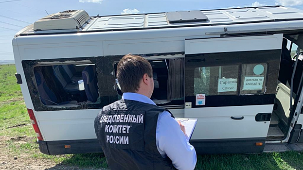 СУ СКР об аварии под Саратовом: Водитель автобуса с 20 пассажирами протаранил стоявшую на обочине «Гранту»