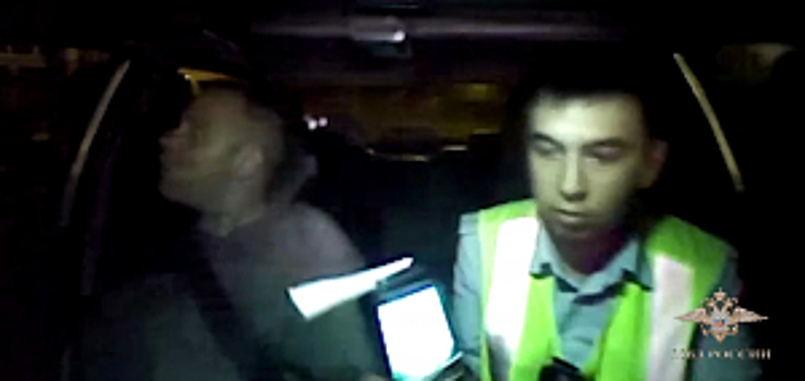 В Уфе сотрудники ГИБДД задержали водителя, устроившего ночную погоню в спальном районе города