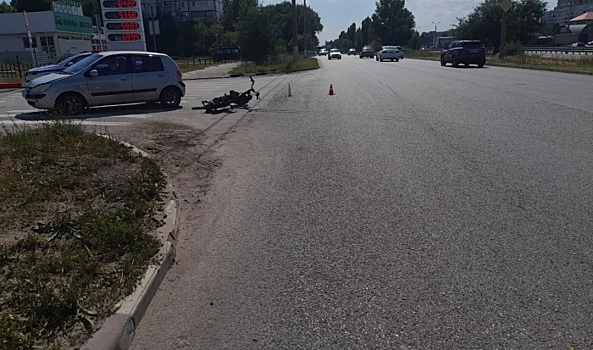 В Волгограде на дороге сбили велосипедиста с пассажиркой