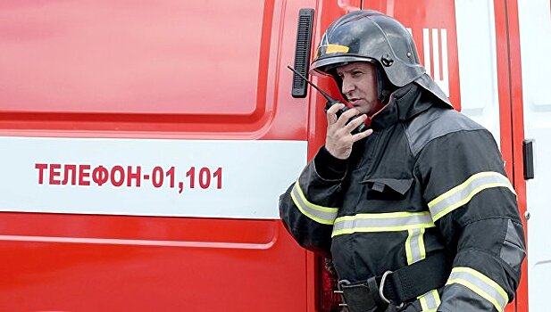 В Петергофе эвакуировали школу из-за пожара