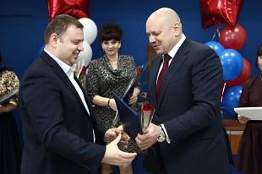 Губернатор наградил 99 сотрудников омского «Водоканала» за хорошую работу
