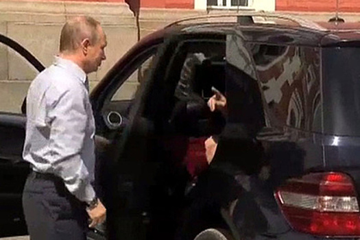Журналист разъяснил путаницу со «спутницей» Путина