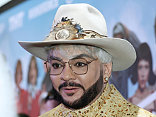 Филипп Киркоров признался, что хочет забить обгоревший на концерте локоть татуировкой