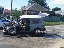В станице Староминской внедорожник ВАЗ-2121 протаранил грузовик. Видео
