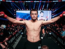 Усман Нурмагомедов вышел в полуфинал Гран-при Bellator