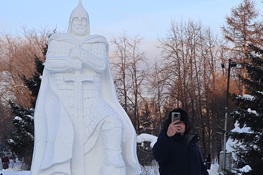 Команда из Смоленска победила на международном фестивале снежной скульптуры в Новосибирске