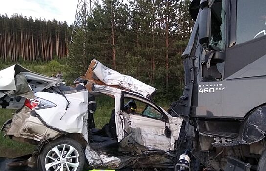 На трассе Екатеринбург-Тюмень в страшной аварии погибли трое