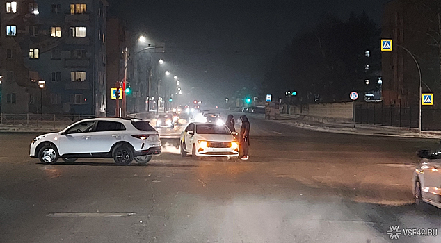 ДТП с участием такси произошло на кемеровской улице