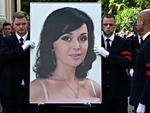 На церемонии прощания с Анастасией Заворотнюк присутствовала Татьяна Навка