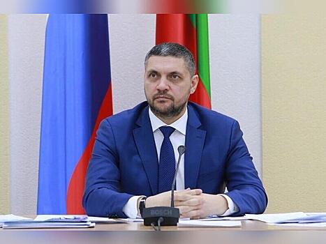 Политолог: закрытие школы в Чаре пошатнуло имидж Осипова