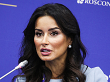 Канделаки вступилась за красивых болельщиц