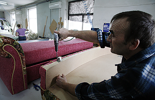 «Ъ»: спрос на услуги частных мастеров-мебельщиков в 2023 году вырос на 40-50%
