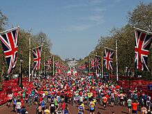 В Лондоне проходит знаменитый марафон - одно из самых престижных соревнований в мире
