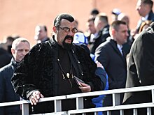 Мозякин о Сигале на церемонии введения в Зал славы отечественного хоккея: «Такой большой! Неожиданно, что он имеет отношение к хоккею. Мой любимый фильм детства? «Терминатор»