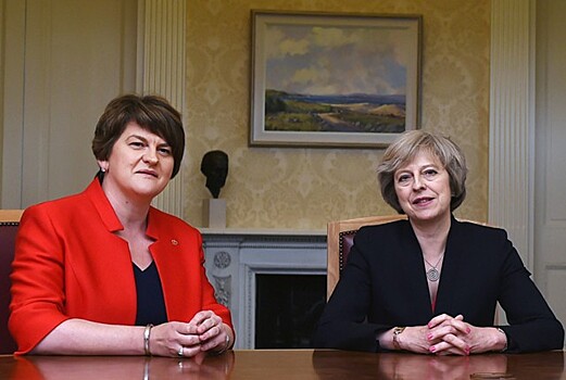 Мэй и юнионисты Северной Ирландии достигли соглашения о создании коалиции в парламенте