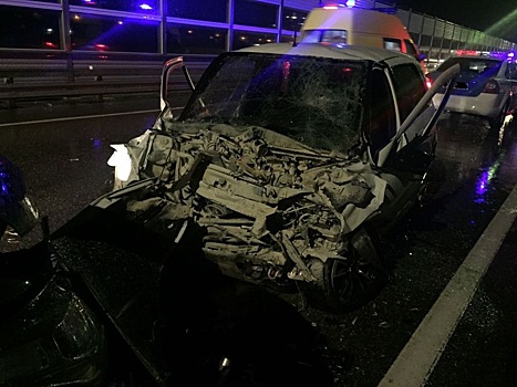 Начинающий водитель на Kalina S ort разбился об Land Cruiser в Адлерском районе