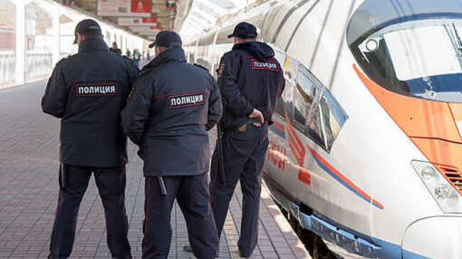 В Петербурге эксгибиционист оголился в вагоне электрички и поплатился