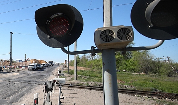Легковушка попала под поезд в Волгоградской области, есть погибший