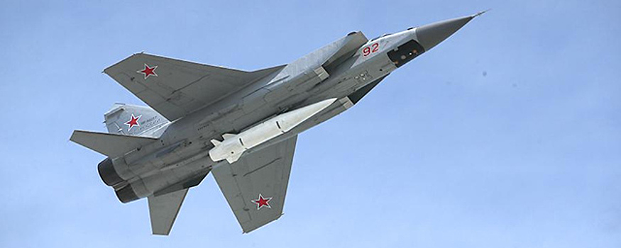 Видео: российский Миг-31 встретился с натовским F-16
