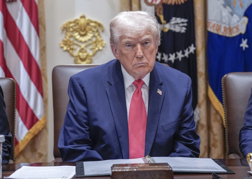 Люди резко поверили, что Трамп рассекретит файлы про НЛО