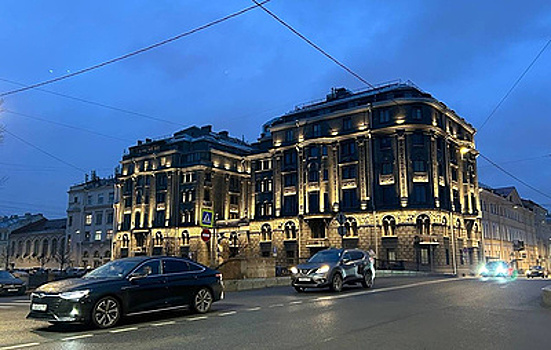 В Петербурге завершили оформление подсветки доходного дома Веге