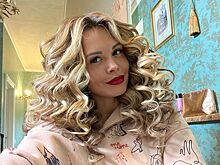 Горбань и Погребняк устроили битву белых маникюров — и тебе решать, чей дизайн круче