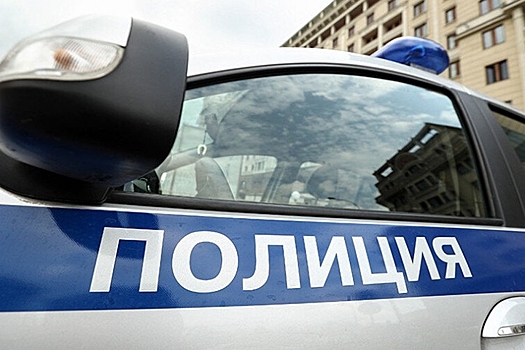 Женщину избили и ограбили на остановке в центре Москвы