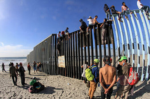 Президент Мексики намерен облегчить визовый режим для мигрантов