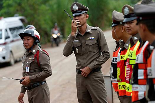 Туристка плюнула в лицо полицейскому и ударила его из-за угрозы штрафа в Таиланде