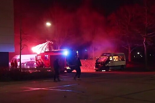 Жгли машины и дома, расстреливали людей: мигранты устроили «новогоднюю войну» в Германии