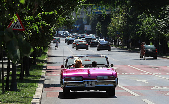 «Слишком провокационно»: Автоэксперты объяснили нелюбовь россиян к розовым авто