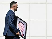 Появились первые кадры с церемонии захоронения экс-министра транспорта Старовойта
