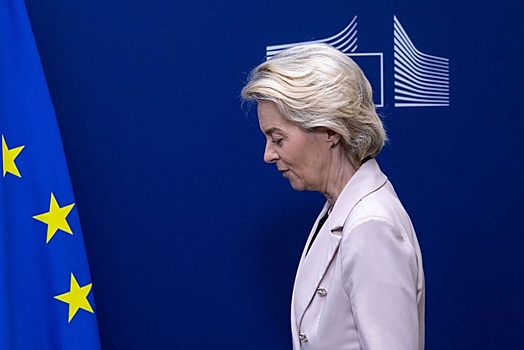 FT: Макрон язвительно раскритиковал идею фон дер Ляйен о "стене дронов"