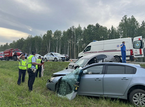 В ДТП на трассе Екатеринбург — Тюмень пострадали 9 человек