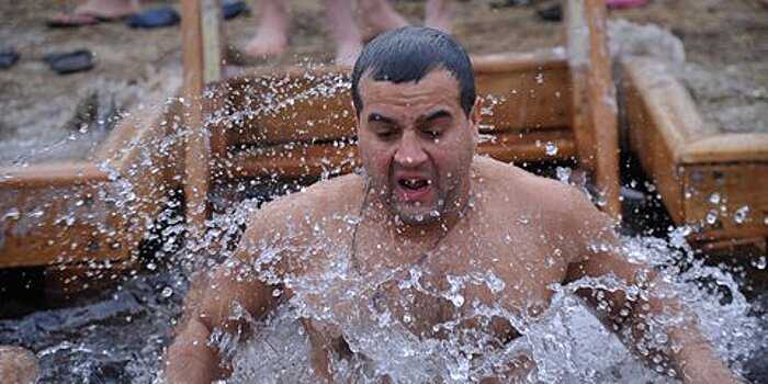 Около 148 тысяч человек приняли участие в крещенских купаниях в Москве