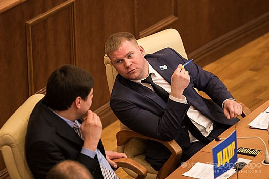Свердловские депутаты проводят июнь разговорами о деньгах