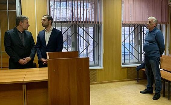 Адвокат Улюкаева и Абызова вышел на свободу