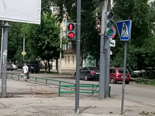 «Тут светофор дурацкий!» Саратовцы провоцируют аварийные ситуации на пешеходных переходах