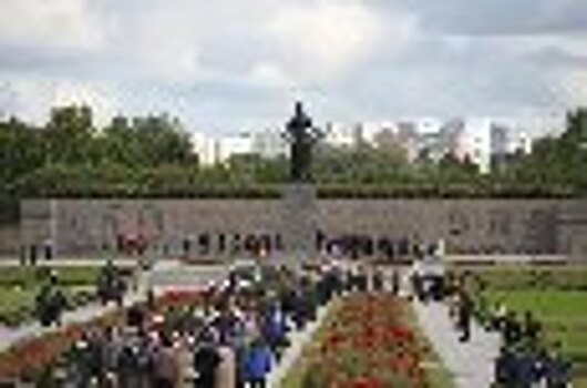 Сотрудники и ветераны УФСИН России по г. Санкт-Петербургу и Ленинградской области приняли участие в траурных мероприятиях, посвященных Дню памяти жертв блокады Ленинграда