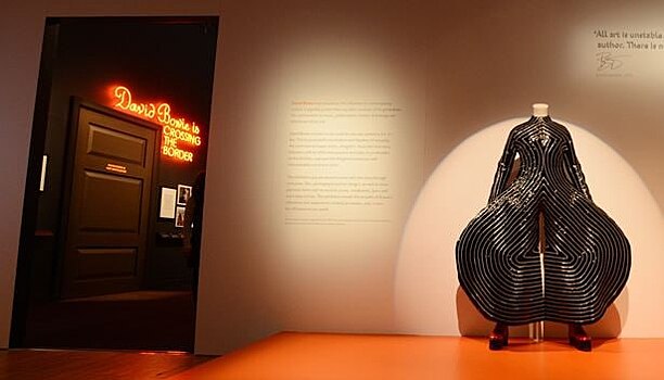 Архив Дэвида Боуи, состоящий из более чем 80 000 предметов, впервые будет выставлен на всеобщее обозрение