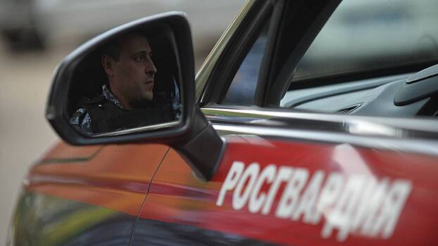 Росгвардейцы задержали мужчину, стрелявшего в воздух возле ресторана в Москве