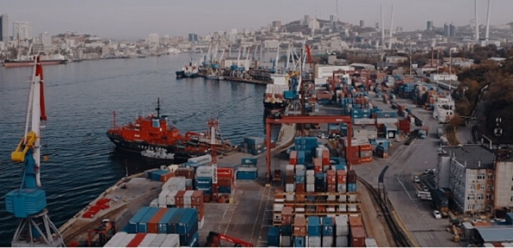 Что искала ФСБ в рыбном порту и при чём тут бывшие мэр и губернатор?