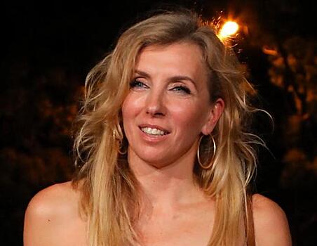 «Похож на Гремлина»: Светлана Бондарчук позабавила снимком кота инопланетной внешности