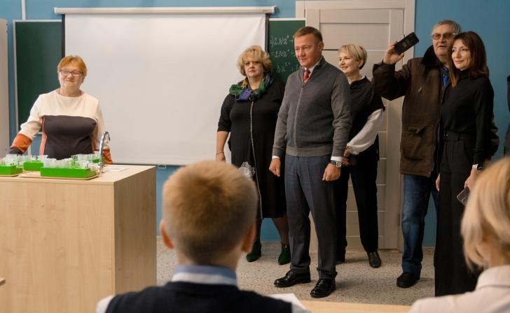 В Касторенском районе курский губернатор осмотрел школы и жильё для детей-сирот