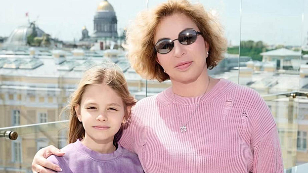 Мать Тимати высказалась о свекровях, невестках и детях в шоу-бизнесе: видео Super