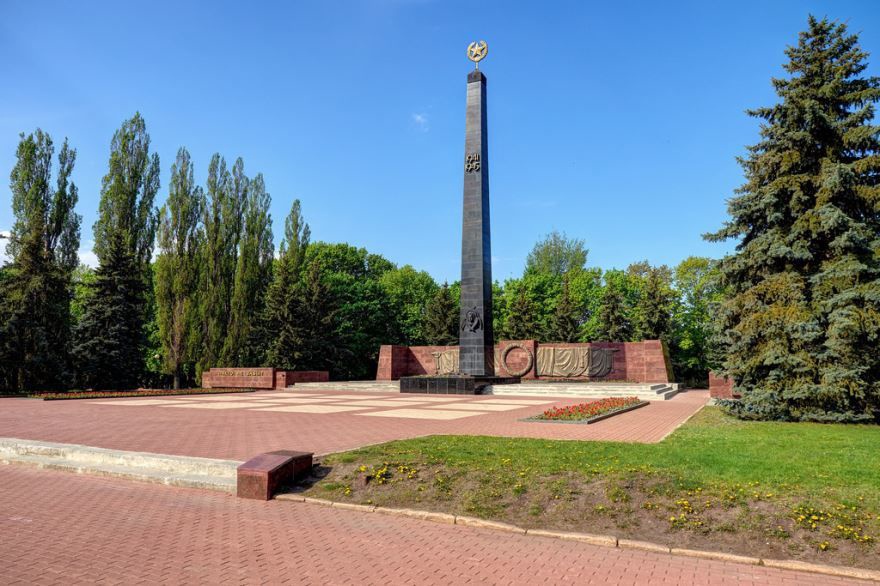 В Курске начался ремонт мемориала «Памяти павших»